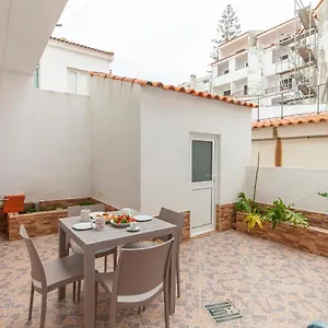b83-alleway-gem-in-lagos.hotelaalgarve.com/