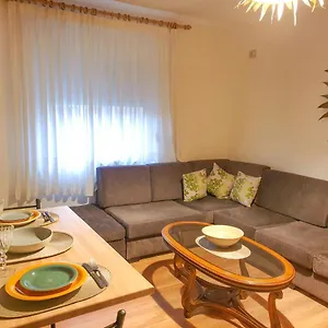 cozy-lovely-skanderbeg-square-guesthouse-tirana.albaniahotels.org/