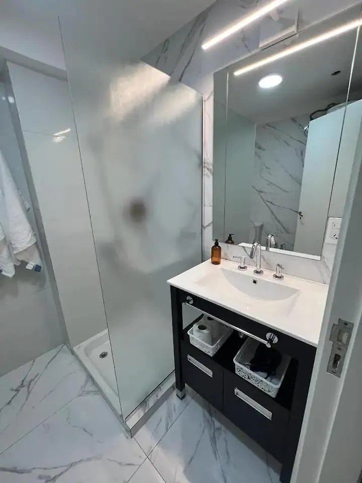 Apartamento Departamento Luminoso A Estrenar En Mendoza 0*,  Argentina